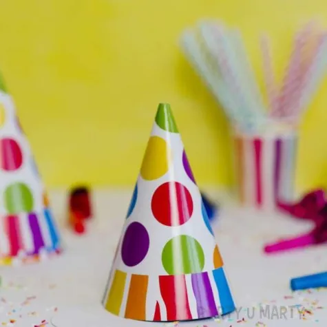 czapeczki papierowe kolorowe kropki i paski mix kraszek 6 szt