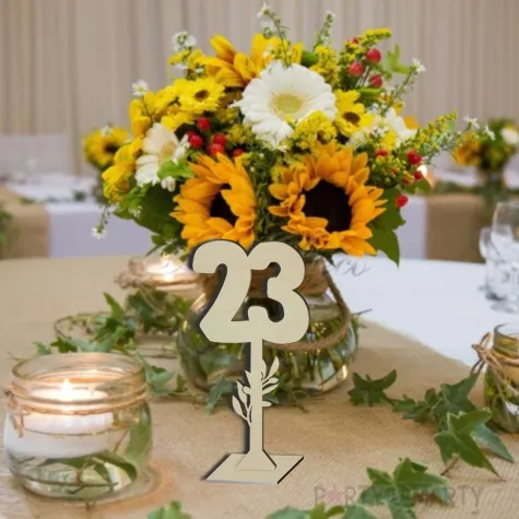 dekoracja numer na stol 23 drewno 24 cm