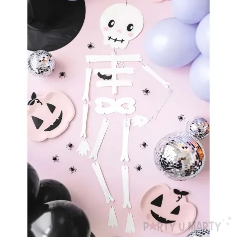 dekoracja wiszaca szkielet halloween bialy partydeco 110 cm