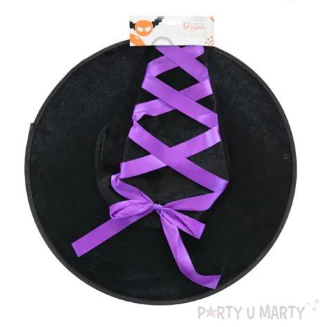 kapelusz dla czarownicy lub wiedzmy na halloween przyozdobiony wiazana tasiemka