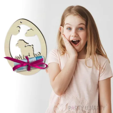 karnet zawieszka pisanka z barankiem drewniana 110x80 mm