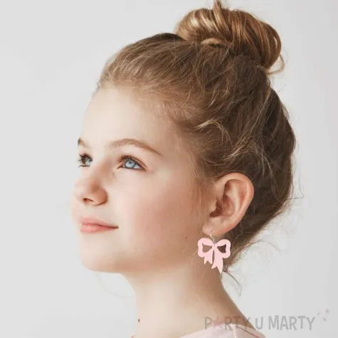 kolczyki kokardy cheerleaderek rozowe pastelowe 37 x 34 mm