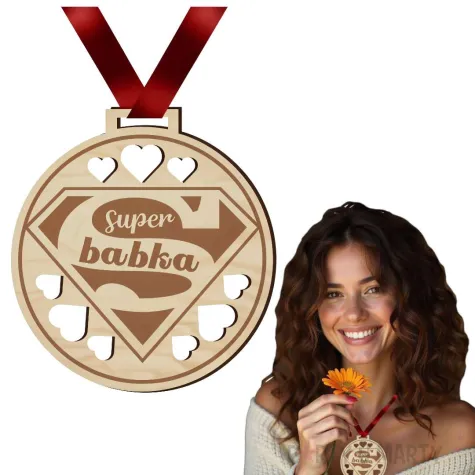 medal dzien kobiet super babka drewniany 72 mm