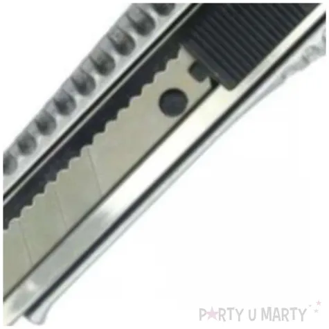 noz do tapet metalowy srebrny titanum 18mm