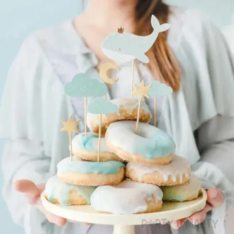 pikery wieloryb i chmurki zloto blekitny partydeco 7 szt