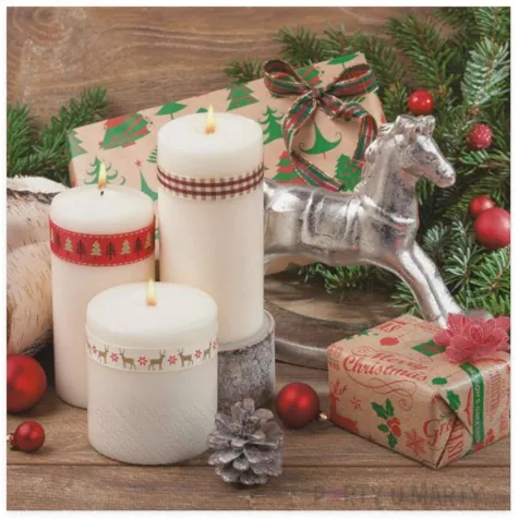 serwetki swiece z kraftowymi prezentami maki 33 cm 20 szt