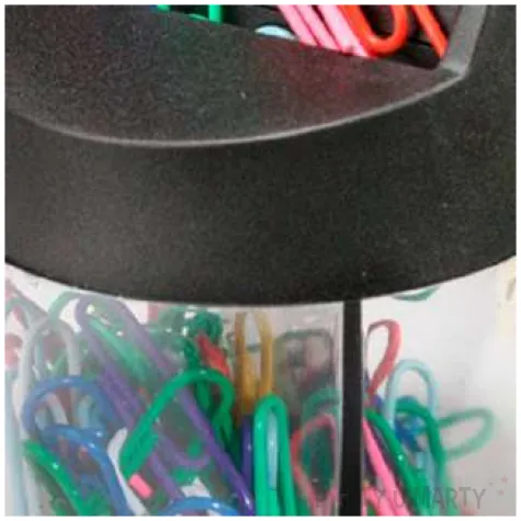 spinacze w pudelku magnetycznym kolorowe titanum 28 mm 100 szt