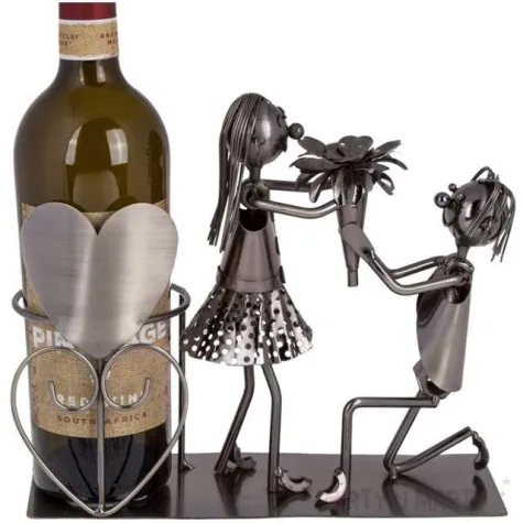 stojak na wino zakochana para metalowy ootb