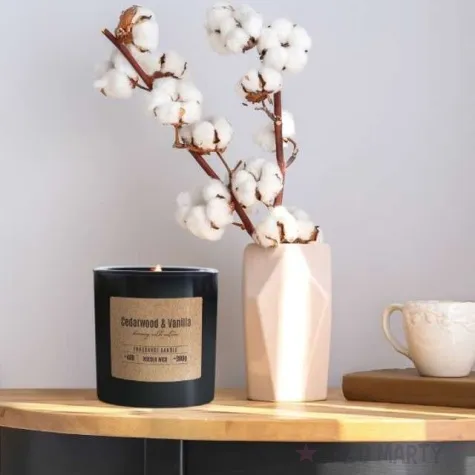 swieca zapachowa w szkle drewniany knot cedr i wanilia bispol 10 3 cm