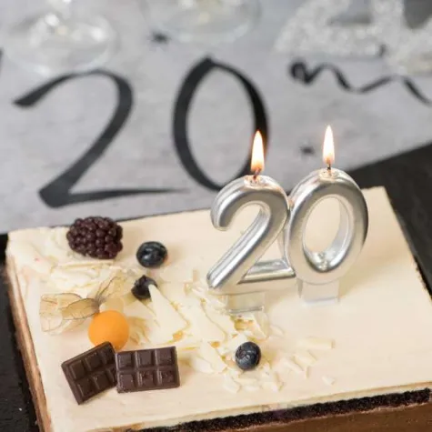 swieczka na tort cyfra 50 srebrna santex 9 cm