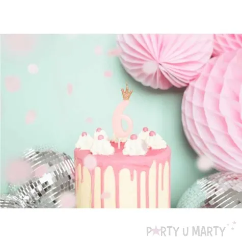 swieczka na tort cyfra 6 w koronie rozowa jasna partydeco 9 5 cm