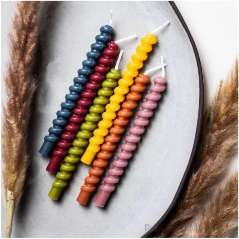 swieczki na tort zakrecone pastelowe ciemne mix folat 12 szt