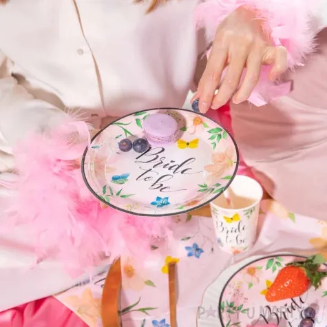 talerzyki papierowe bride to be wieczor panienski rozowy partypal 18 cm 6 szt