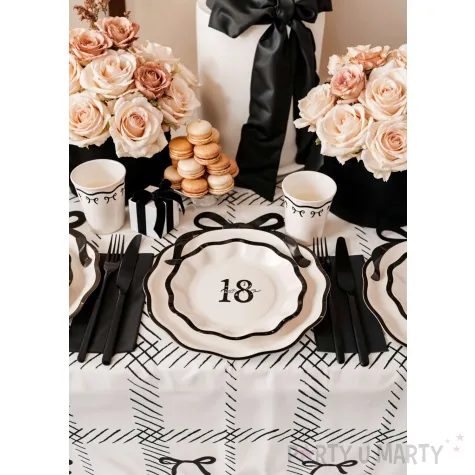 talerzyki papierowe jednorazowe na 18 urodziny hello 18 kremowe 18 cm 6 szt