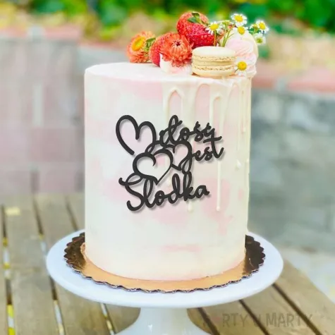 topper z pleksy bok tortu milosc jest slodka czarny 10x9 cm