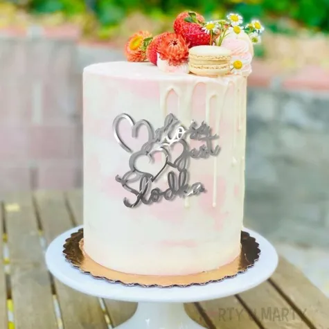 topper z pleksy bok tortu milosc jest slodka srebrny lustrzany 10x9 cm