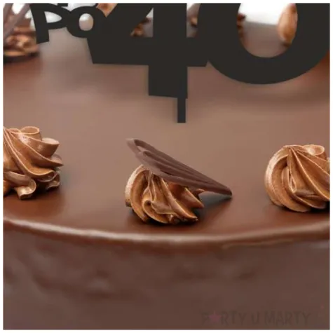 topper z pleksy zycie zaczyna sie po 40 czarny 13 x 17 cm