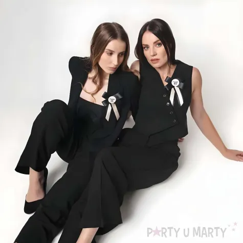 xx kotylion na 40 urodziny kremowo czarny 11x17 cm