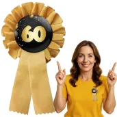 kotylion prezent na 60 urodzinowy zloto czarny w stylu glamour