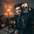 czarny krzyz na szyje do ksiedza lub zakonnicy na halloween dodatek dla ksiedza