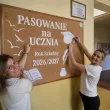 dekoracja do szkoly na gazetke tablice apel napis pasowanie na ucznia rok szkolny 2026 2027