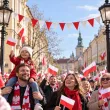 dekoracja na 11 listopada swieto niepodleglosci girlanda baner flagi polska bialo czerwony 3 6 m