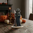dekoracja na halloween drewniana figurka czarownica do postawienia 15 cm