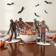 dekoracja na halloween drewniana figurka zombie do postawienia 15 cm