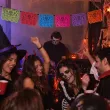 dekoracja na halloween girlanda papierowa baner kolorowe czaszki dia de los muertos 2 2 m