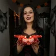 dekoracja na halloween swieczka krwawe oko plywajace partydeco 40 mm