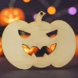 dekoracja na halloween zawieszka drewniana zla dynia ozdoba do powieszenia 82 x 62 mm