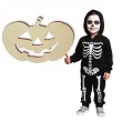 dekoracja na halloween zawieszka drewniana zla dynia ozdoba do powieszenia 82 x 62 mm