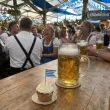 dekoracja na muffinki kielbaski ciasto pikery oktoberfest flagi w kratke niebieskie 6 szt