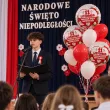 dekoracja na narodowe swieto niepodleglosci 11 listopada balon foliowy serce do szkoly apel marsz
