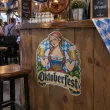 dekoracja na oktoberfest plakat do powieszenia na okno drzwi bawarski festiwal piwa festyn bawaria