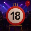 dekoracja sali na 18 urodziny tablica powitalna znak zakazu liczba 18 traffic birthday