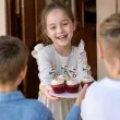 dekoracje do muffinek na dzien chlopaka pikery szpilki na babeczki super chlopak w pelerynie x6