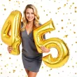 dekoracje na 45 urodziny zestaw balonow liczba 45 zloty 33 dgt 2 elementy