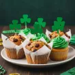 dekoracje na muffinki przekaski na dzien swietego patryka pikery zielone koniczynki x6