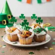 dekoracje na muffinki przekaski na dzien swietego patryka pikery zielone koniczynki x6