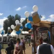 dekoracje na oktoberfest zestaw balonow piwo flaga bawarii niebieski bialy zloty 22 szt