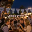 dekoracla wiszaca na oktoberfest baner papierowy flaga bawarska girlanda ozdoba krata 3 6 m