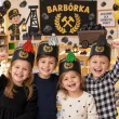 dodatek do stroju na dzien gornika czapka papierowa barborka czako czarna dla dzieci
