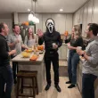 dodatek do stroju na halloween maska z kapturem morderca ghostface krzyk scream duch smierc