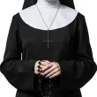 dodatek do stroju na halloween naszyjnik odwrocony krzyz na lancuszku czarny wampir ksiadz