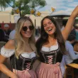 dodatek do stroju na oktoberfest wieczor kawalerski opaska na glowe kufle piwa do fotobudki