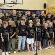 koszulka dziecieca z nadrukiem dla chlopca dziewczynki dzien kropki czarna do przedszkola 104