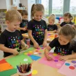 koszulka dziecieca z nadrukiem dla chlopca dziewczynki dzien kropki czarna do przedszkola 116
