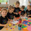 koszulka dziecieca z nadrukiem dla chlopca dziewczynki dzien kropki czarna do przedszkola 140