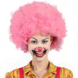 peruka na karnawal afro dlugie rozowe neonowe krecone wlosy retro klauninka gwiazda muzyki